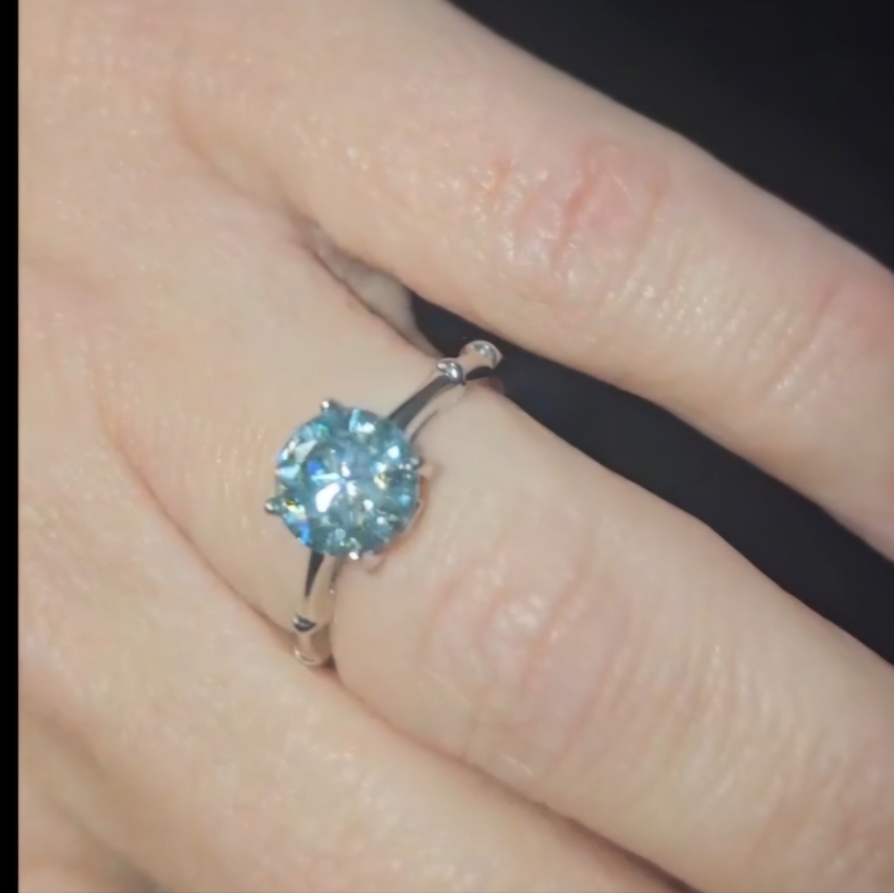 Sterling Silver Light Blue Moissanite Conflict Free 2CT Stone GRA NWT